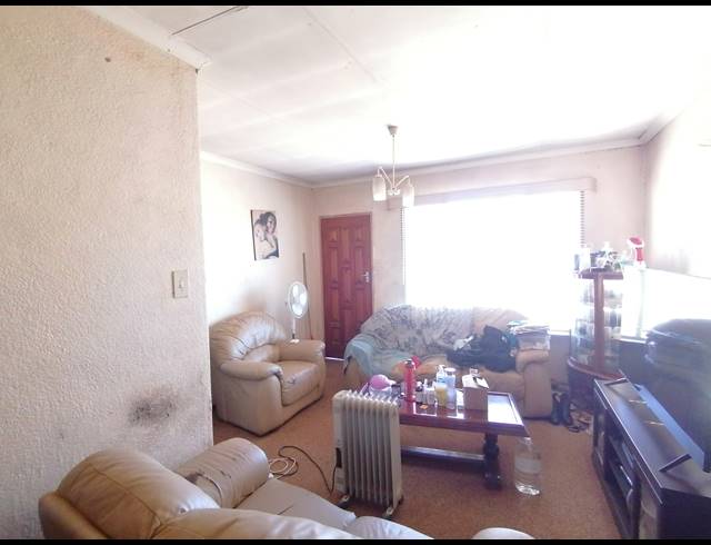 3 BEDROOM FREESTANDING SOLD IN KANANA